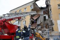 Жильцам поврежденного взрывом многоэтажного дома в Советском районе оказывается помощь