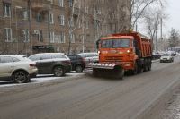 Расчистку от снега и обработку дорог Волгограда ведут 68 единиц спецтехники
