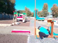 На территории строящегося детского сада  в Кировском районе стартовала установка малых архитектурных форм