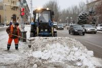 В уборке тротуаров и пешеходных зон задействованы все районные коммунальные службы