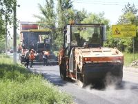 На ул. Героев Шипки рабочие приступили к финальному этапу реконструкции проезжей части дороги