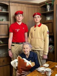 Сегодня замечательный житель Центрального района Волгограда, участница Великой Отечественной войны Валентина Егоровна Голокос отмечает 103-й день рождения .
