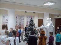 Новогодняя елочка для юных жителей Дзержинского района