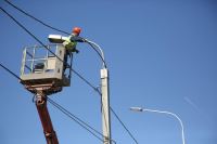 На проезде Дорожников в Дзержинском районе специалисты установили новые уличные фонари