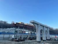 Монтаж пролетных конструкций пешеходного моста на нижней террасе  набережной начнется 16 марта