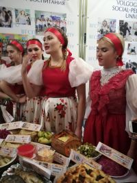 VIII-ой студенческий фестиваль «Праздники и традиции народов России» состоялся в Волгоградском государственном социально-педагогическом университете
