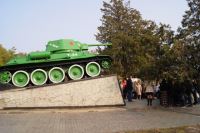 В Красноармейском районе приступили к благоустройству территории  рядом с памятным танком Т-34