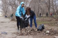 Волгоградцы помогают привести  в порядок парк Металлургов