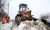 Дорожные предприятия вывозят снежные массы с улиц Волгограда  