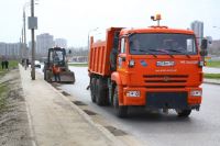 На уборке волгоградских дорог и тротуаров задействовано 112 единиц спецтехники