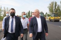 Глава Волгограда Виталий Лихачев проинспектировал ход строительства новой автодороги