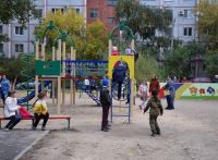 Жители Ворошиловского района отметили открытие обновленного  двора праздником