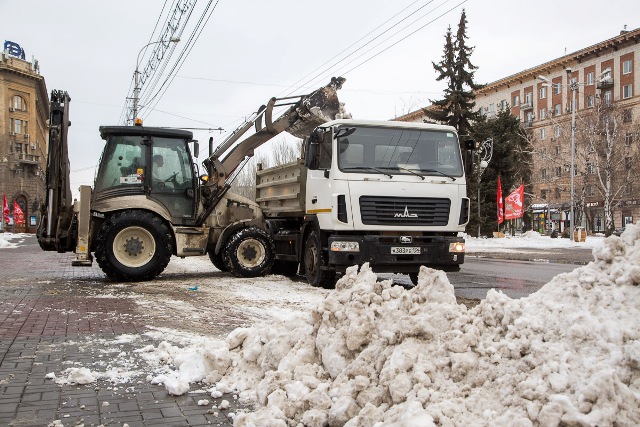 С улиц Волгограда вывезено порядка 1000 кубометров снега
